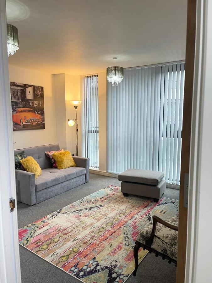 City Centre 1 Bed Apartment With Free On Site Parking With Cctv By Lets Relocations Birmingham Exterior photo